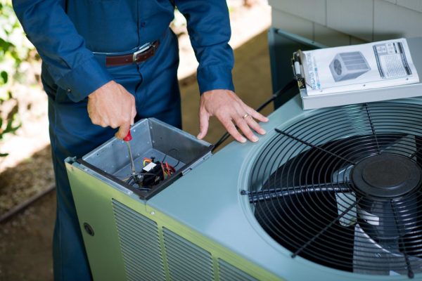 Técnico especializado en eficiencia energética para aires acondicionados HAIER en Guadalix de la Sierra.