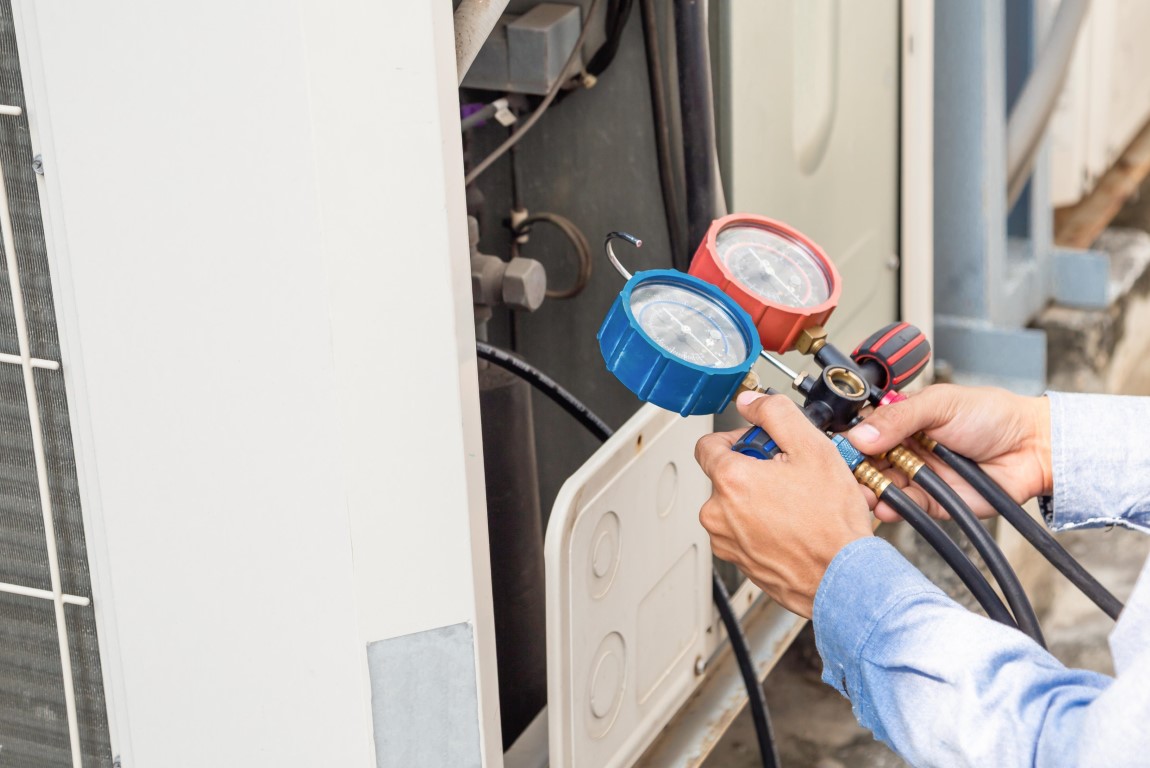 Carga de gas sostenible para aire acondicionado MITSUBISHI en San Blas-Canillejas para un futuro más verde.